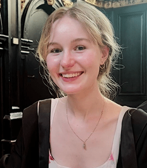 Lola Stakenburg